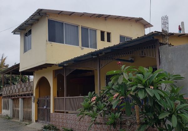 Home for sale near the beach in San Clemente, Ecuador