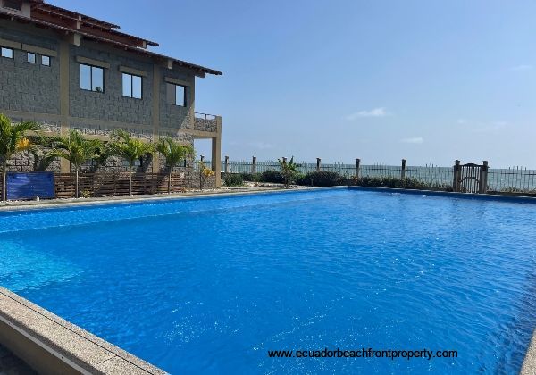 66 ft oceanfront pool