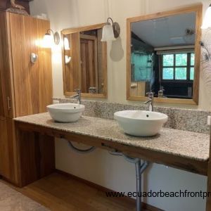 ensuite master bath with double sinks