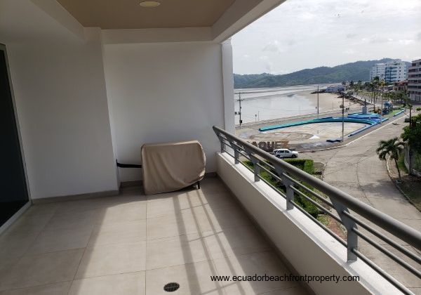 Ocean view condo for sale in Ecuador