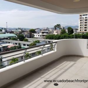 covered balcony off living area