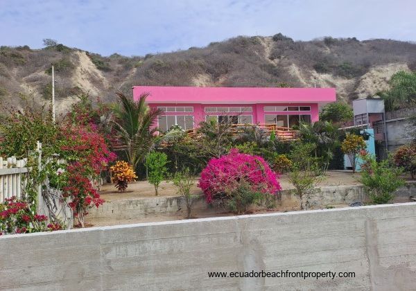 Secure beachfront retaining wall