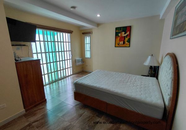 Specacular oceanview estate in Crucita, Ecuador