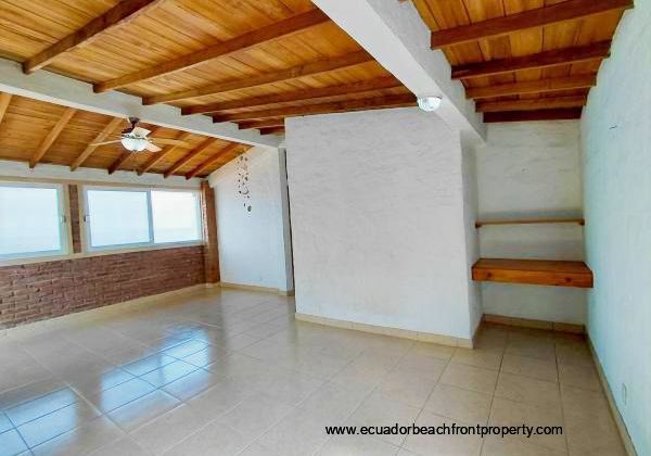 Beachfront house for sale in Ecuador